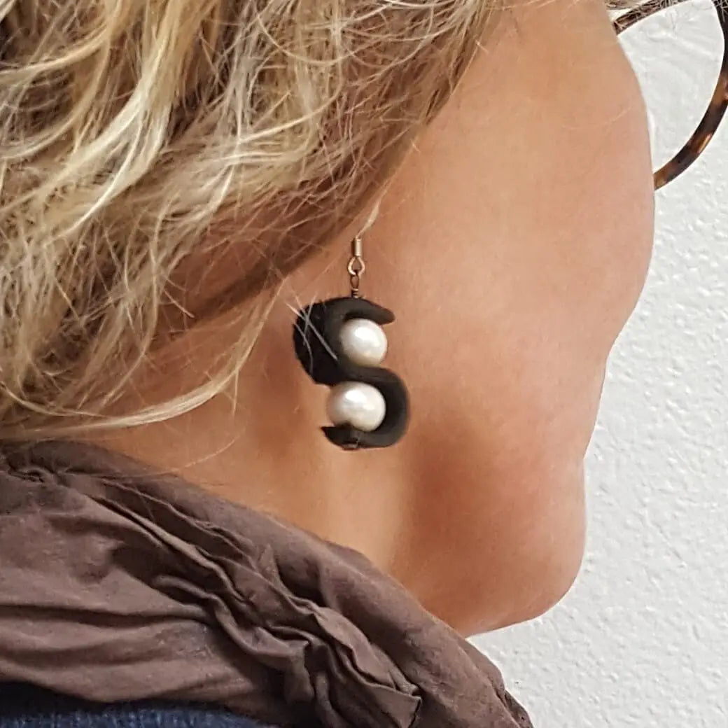 Leather Pearl Earrings - Modern S-Shape Design with Freshwater Pearls